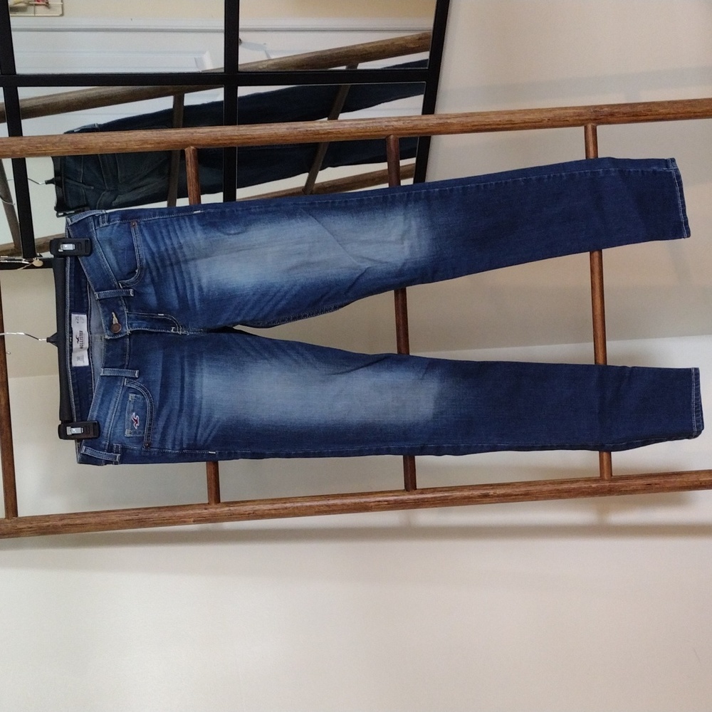 Hollister Size 3 Regular Skinny Jeans